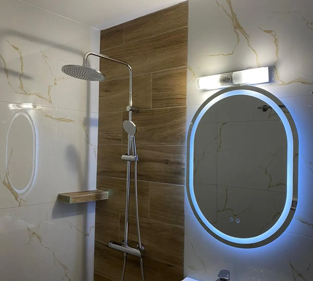 Gasthuis Rentrooms Geni Ksamil
