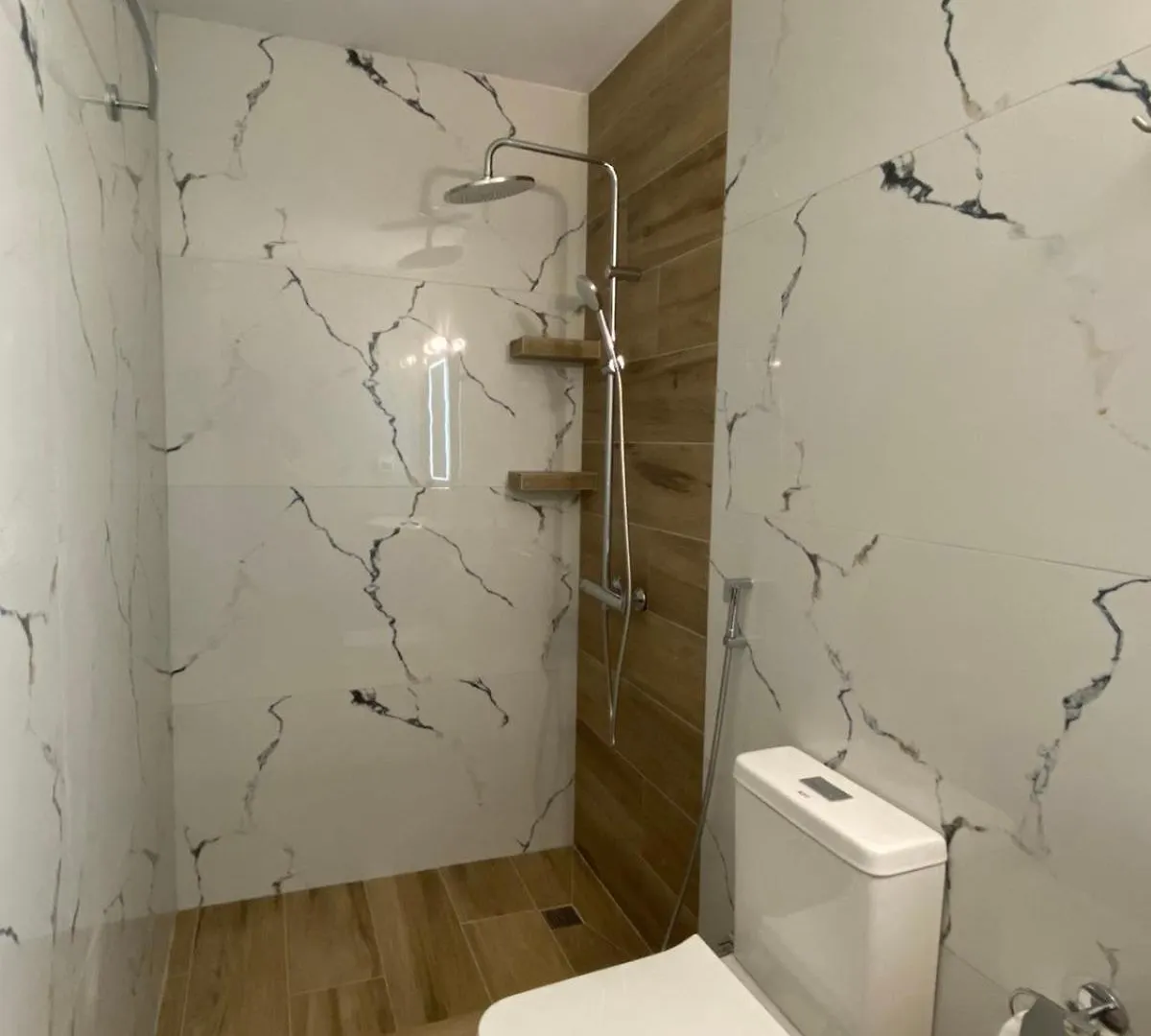 Gasthuis Rentrooms Geni Ksamil